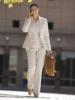 mujer caminando mujer caminando